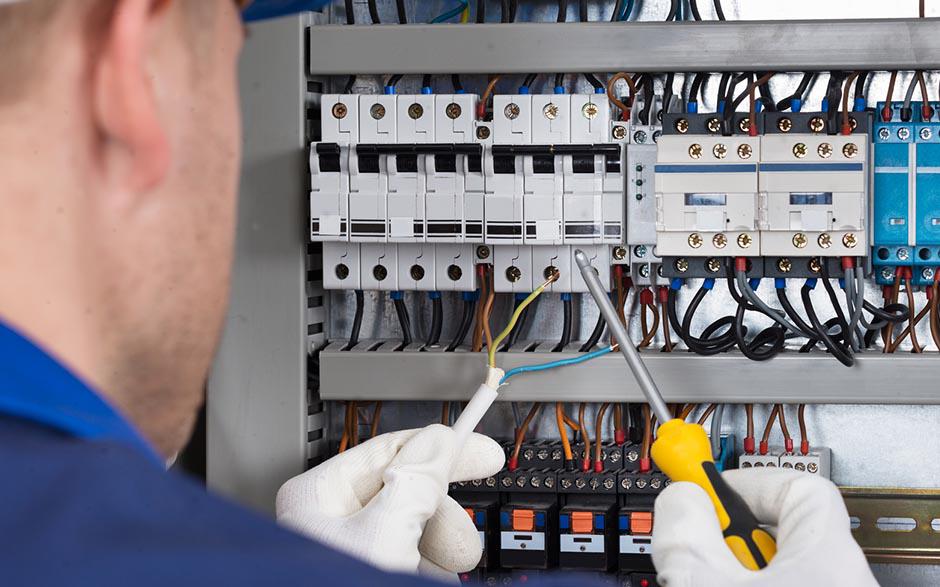 monteur électricien Sèvres